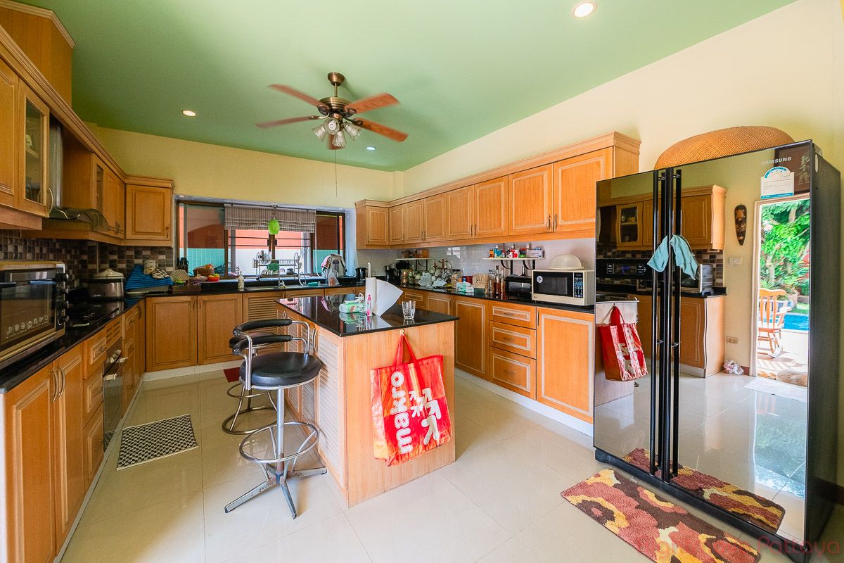 4 ห้องนอน บ้าน สำหรับขาย ใน พัทยาตะวันออก - Lakeside Court #HS2596