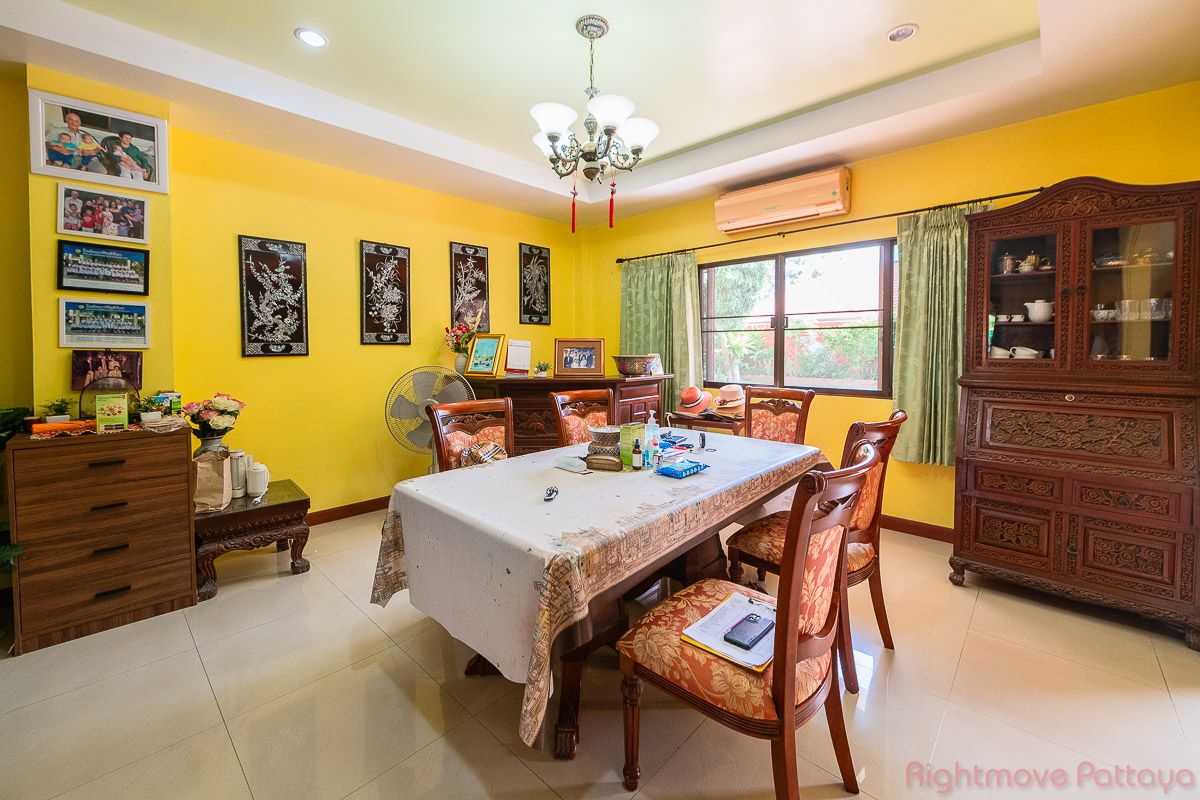 4 ห้องนอน บ้าน สำหรับขาย ใน พัทยาตะวันออก - Lakeside Court #HS2596
