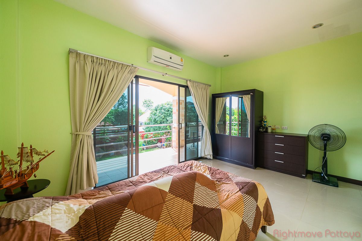 4 ห้องนอน บ้าน สำหรับขาย ใน พัทยาตะวันออก - Lakeside Court #HS2596