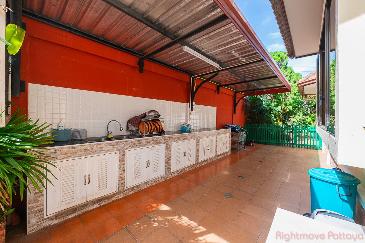 4 ห้องนอน บ้าน สำหรับขาย ใน พัทยาตะวันออก - Lakeside Court #HS2596