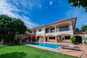 4 Beds House For Sale In East Pattaya - Lakeside Court