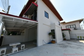 2 Beds House For Sale In East Pattaya - Patta Town