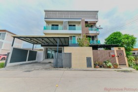 6 Beds House For Sale In East Pattaya-Not In A Village