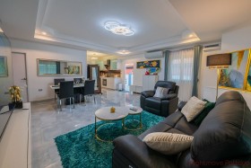 3 Beds House For Sale In Central Pattaya-Pattaya Lagoon