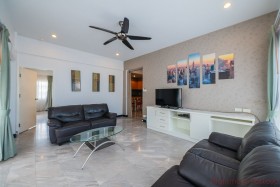 2 Beds Condo For Sale In North Pattaya-Pattaya Tower