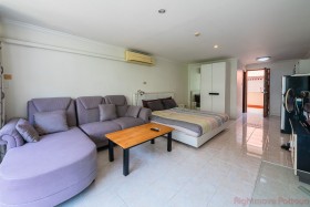 Studio Condo For Sale In Jomtien - Jomtien Plaza Condominium