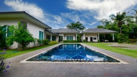 4 Beds House For Rent In Pattaya