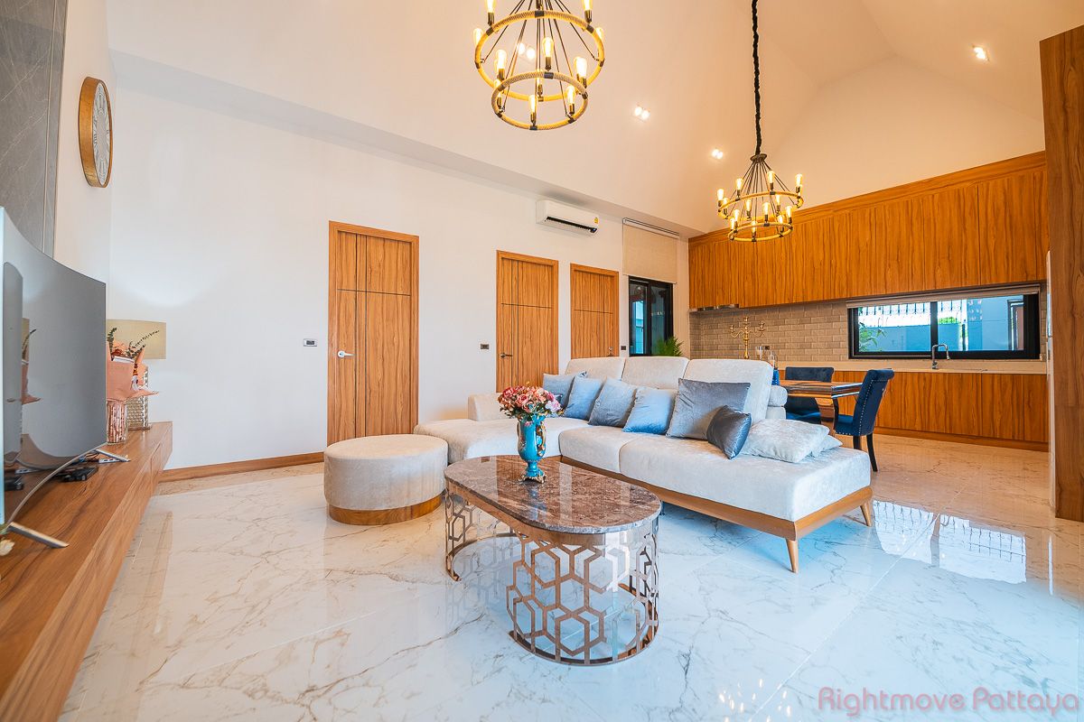 5 Bedrooms House For Sale In East Pattaya - Baan Mae Pool Villa 1 #HS2692