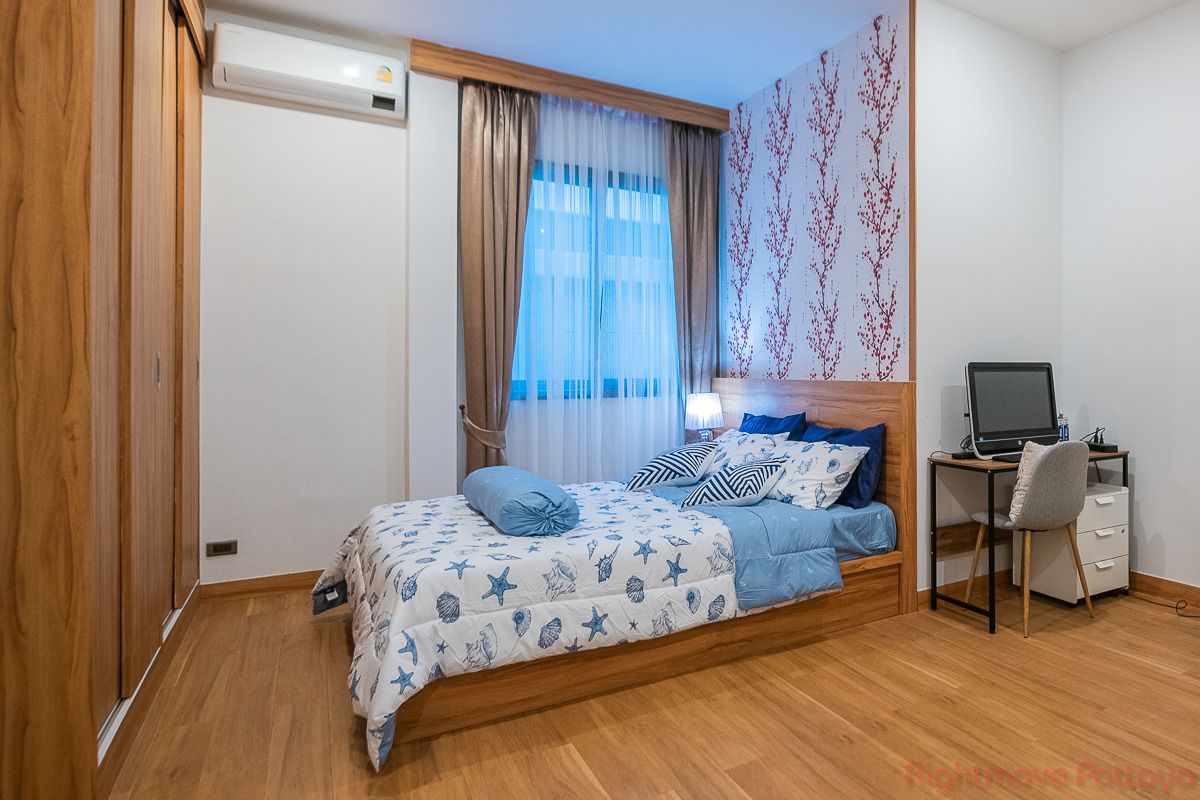 5 Bedrooms House For Sale In East Pattaya - Baan Mae Pool Villa 1 #HS2692