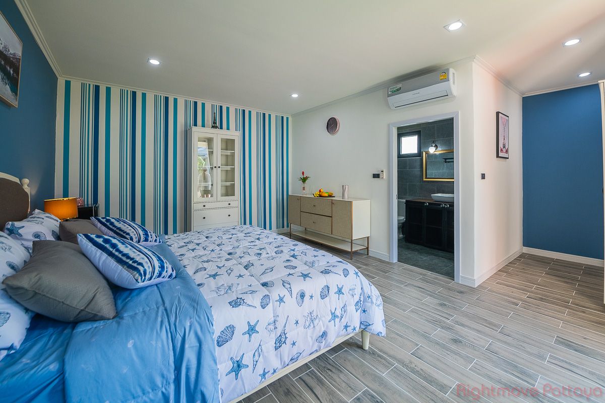 5 Bedrooms House For Sale In East Pattaya - Baan Mae Pool Villa 1 #HS2692