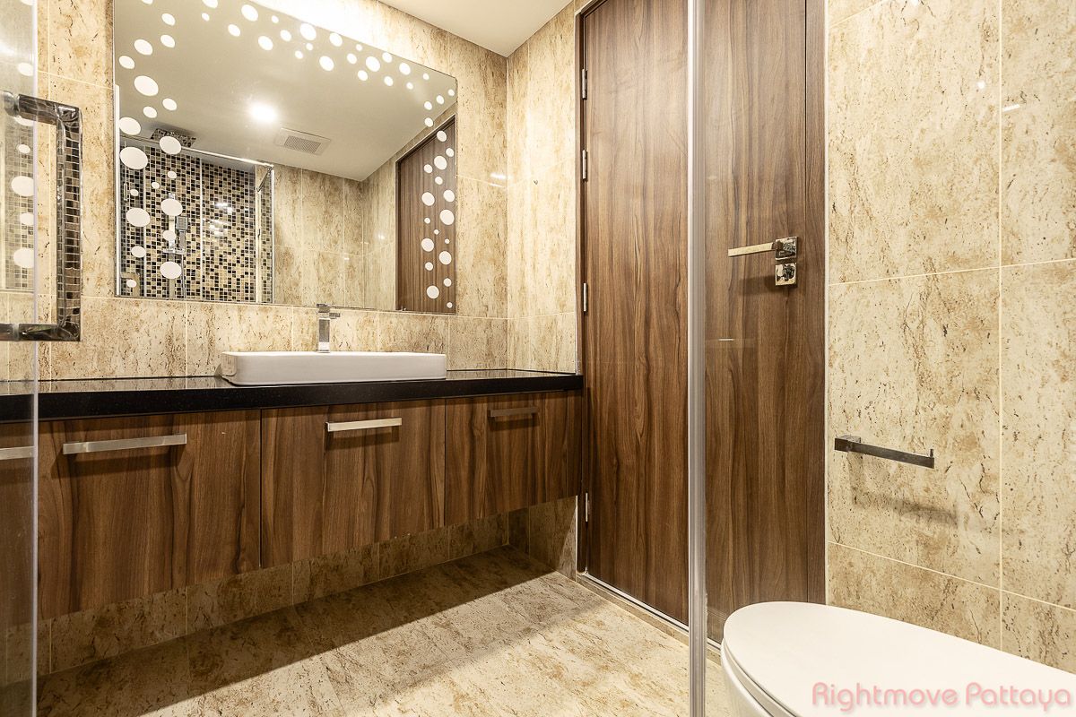 2 Bedrooms Condo For Rent In Central Pattaya - Grand Avenue Residence #CR2703