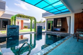 5 Bed House For Sale In East Pattaya - Baan Mae Pool Villa 1