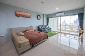 Studio Condo For Sale In Jomtien-View Talay 5 D