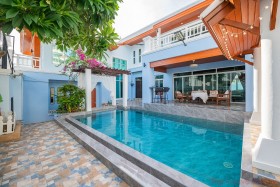 4 Beds House For Rent In Pratumnak - Not In A Village
