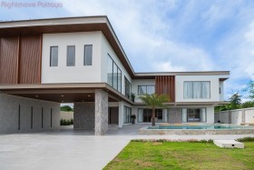 7 Beds House For Sale In Huay Yai-Not In A Village