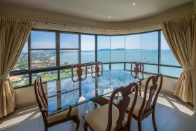 3 Beds Condo For Sale In Na Jomtien - Ocean Marina