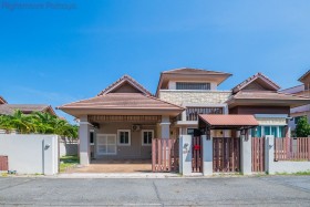 3 Beds House For Rent In East Pattaya-Sirisa 16 Village
