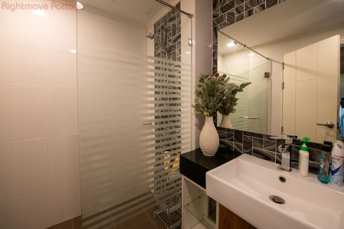 2 Bedrooms Condo For Sale In Jomtien - Dusit Grand Park #CS5613