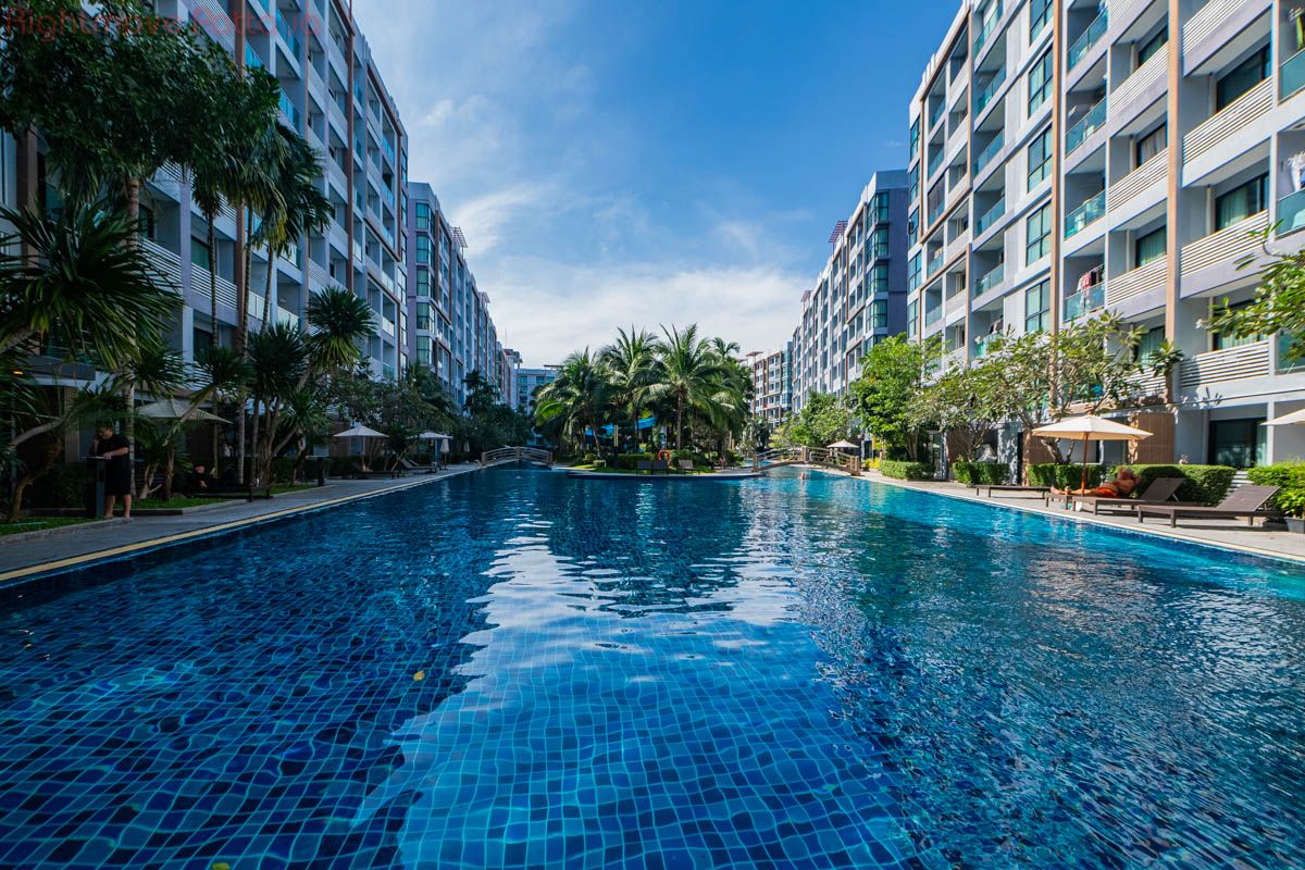 2 Bedrooms Condo For Sale In Jomtien - Dusit Grand Park #CS5613