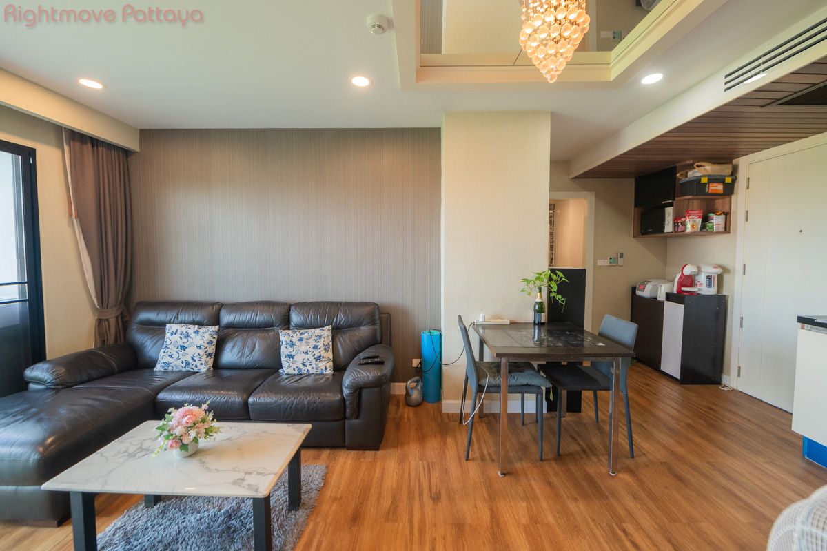 2 Bedrooms Condo For Sale In Jomtien - Dusit Grand Park #CS5613