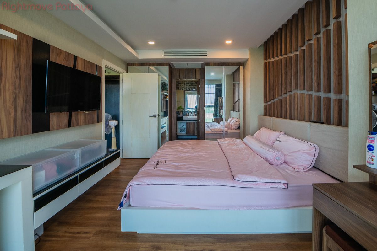 2 Bedrooms Condo For Sale In Jomtien - Dusit Grand Park #CS5613