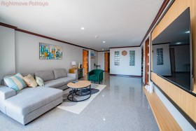 2 Beds Condo For Rent In Thappraya-Royal Hill