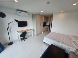 Studio Condo For Sale In Naklua-Club Royal