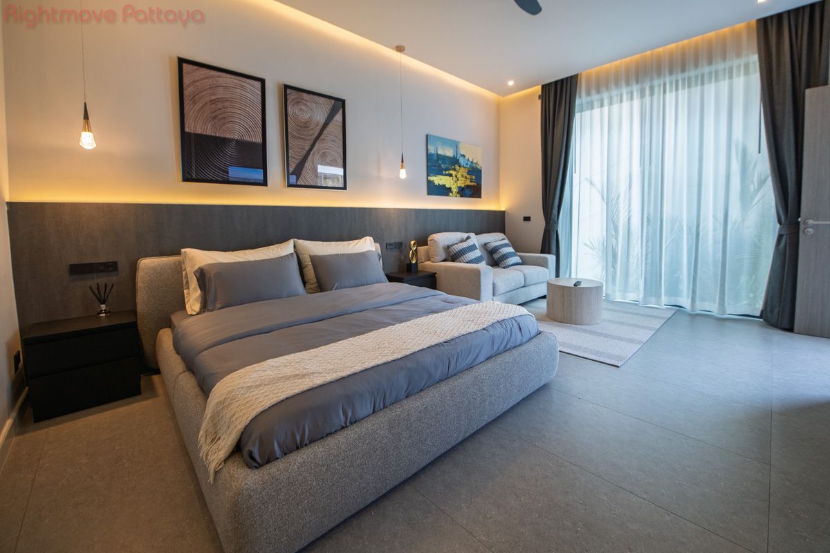 4 ห้องนอน บ้าน สำหรับขาย ใน พัทยาตะวันออก - Whispering Palms #HS2775