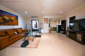 1 Bed Condo For Sale In Pratumnak-Executive Residence 1