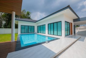 3 Beds House For Sale In East Pattaya - Not In A Village