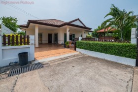 3 Beds House For Sale In East Pattaya-Pattaya Tropical Phase 2