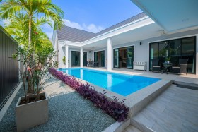 4 Beds House For Sale In East Pattaya-Parkside Pool Villas