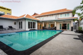 4 Beds House For Sale In East Pattaya-Not In A Village