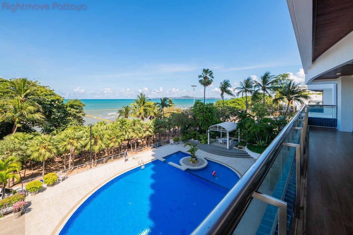 3 Bedrooms Condo For Sale In Pratumnak - Baan Haad U Thong #CS5788