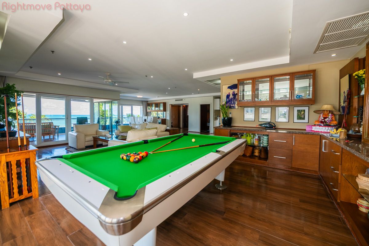 3 Bedrooms Condo For Sale In Pratumnak - Baan Haad U Thong #CS5788