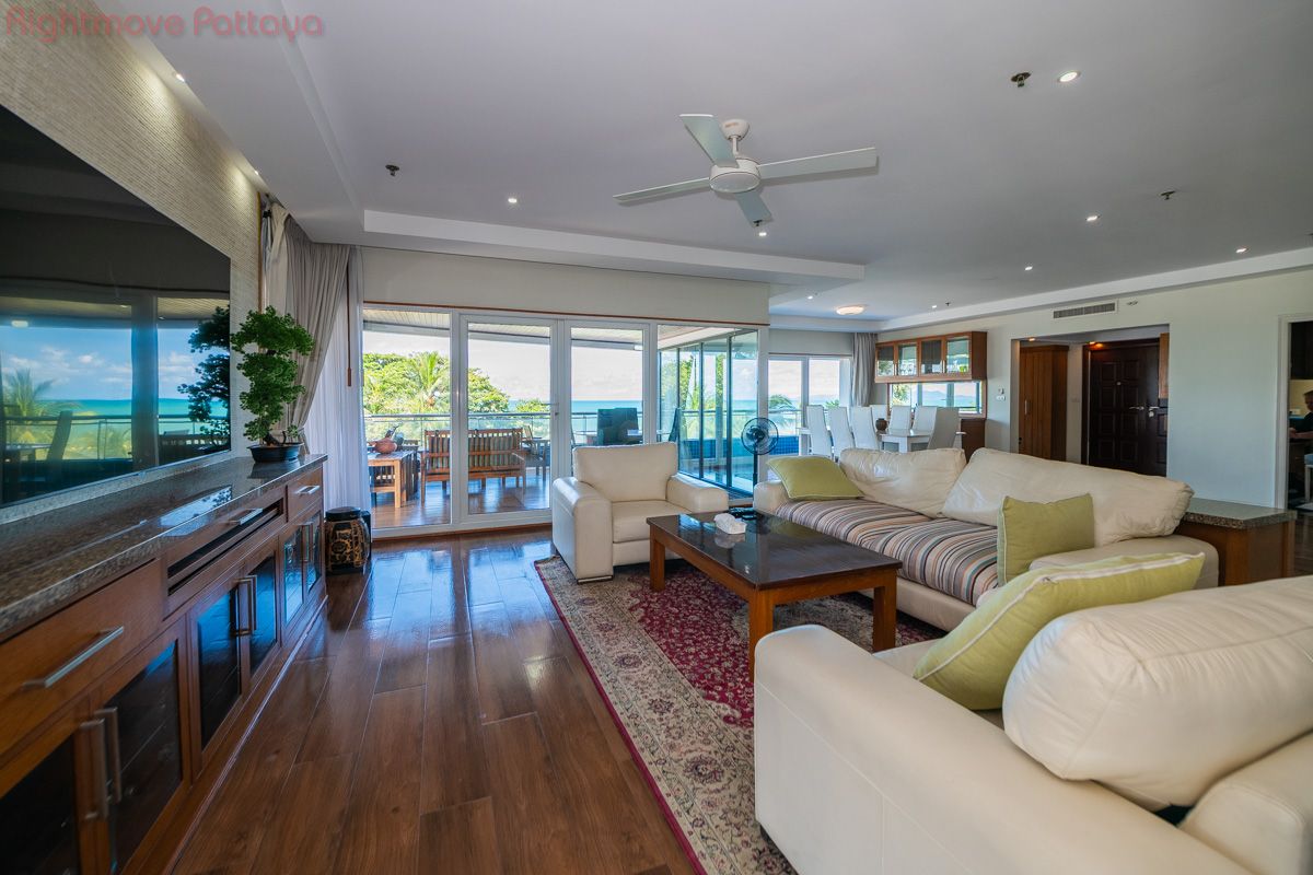3 Bedrooms Condo For Sale In Pratumnak - Baan Haad U Thong #CS5788