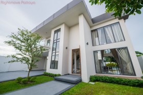 4 Beds House For Sale In East Pattaya-Not In A Village