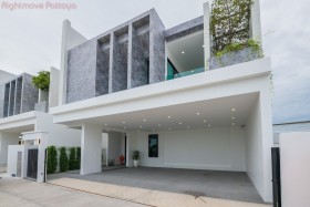 4 Beds House For Sale In Huay Yai-Thamber