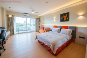 Studio Condo For Sale In Jomtien-View Talay 5 D