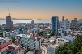 3 Beds Condo For Sale In Pratumnak - The Axis