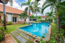 4 Beds House For Rent In East Pattaya - Nirvana Pool Villa 1