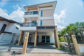 6 Beds House For Sale In Wongamat-Not In A Village
