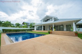 4 Beds House For Sale In East Pattaya - Not In A Village