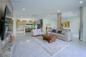 3 Bed House For Sale In East Pattaya - Baan Suan Neramit