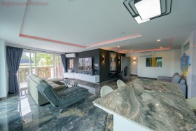 3 Bed Condo For Sale In South Pattaya - Pattaya Hill Resort