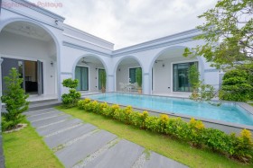 4 Beds House For Sale In 